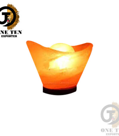 Himalayan Natural Shape Salt Candle Color =>Natural Pink Weight  => 3-4 kg Condition => New Quality => Premium Export Quality Stand =>  Square Wooden Base Also available in custom size and weight.